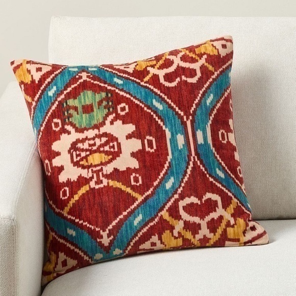 NWT Set of 2 Pottery Barn Zoey Velvet Ikat Print Pillow Covers 18” x 18” - Picture 2 of 7